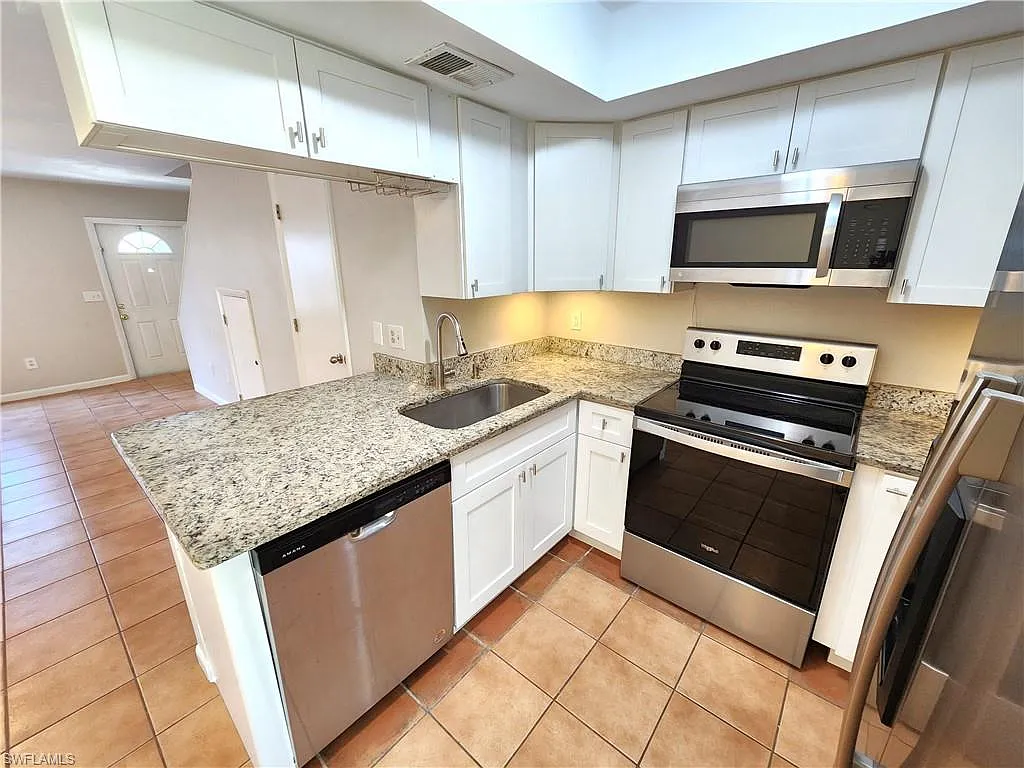 Kelly Brooke Subdivision — Photo 3
