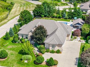 86 Canters Close, Kitchener, ON N2C 2R3