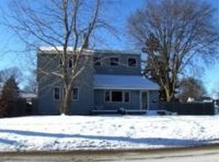409 N 7th St, Dekalb, IL 60115