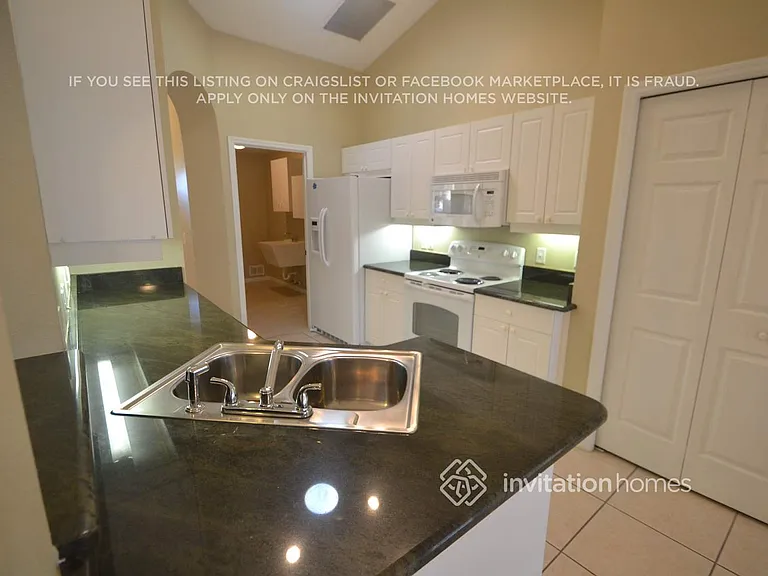 13203 Biscayne Dr — Photo 5
