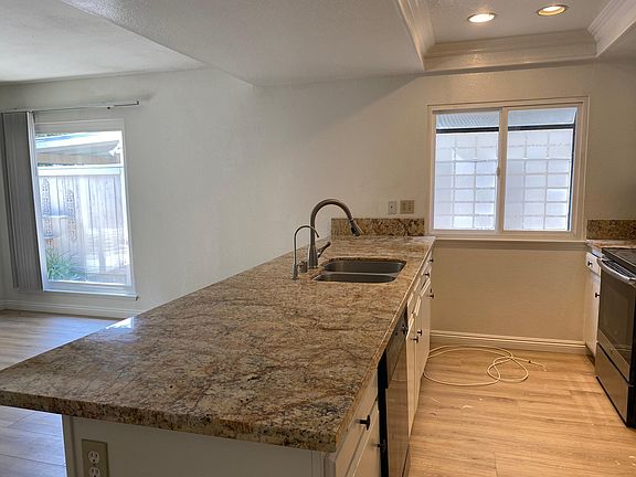 5th image of 14682 Alder Ln
