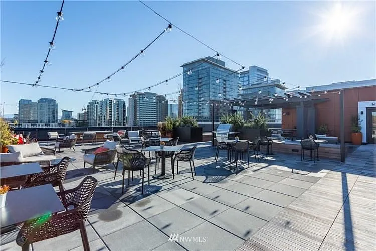 Roof top deck BBQ seating