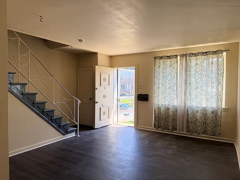 6254 Marsden St — Photo 7