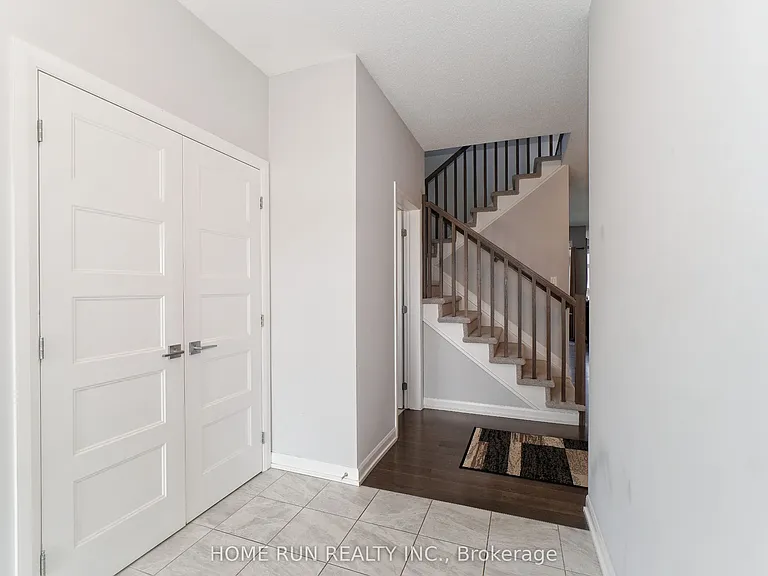 282 Nelson St E — Photo 5