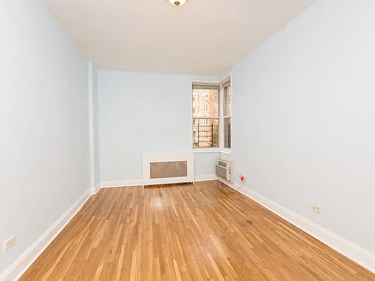 Sold by Re/Max In The City | media 9