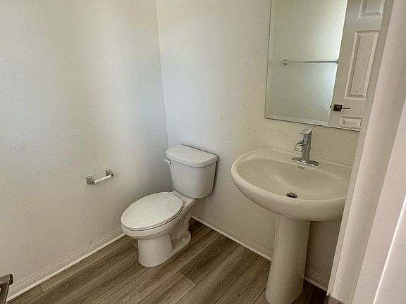 5th image of 28522 Abbey Ln
