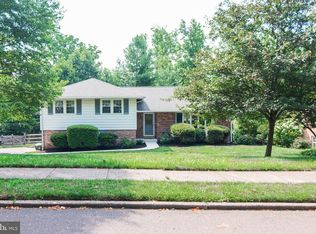 1825 Sharon Rd, Meadowbrook, PA 19046