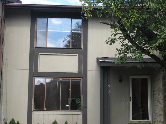 9121 Centerway Rd photo 1