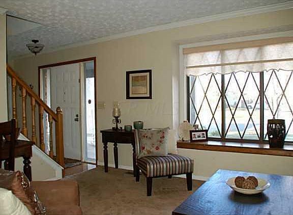 3rd image of 695 Suntree Dr