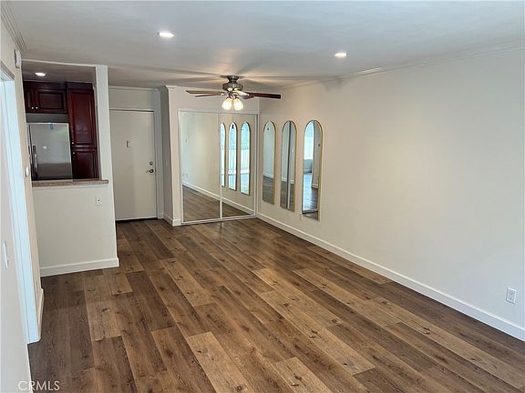 4th image of 5520 Owensmouth Ave APT 103