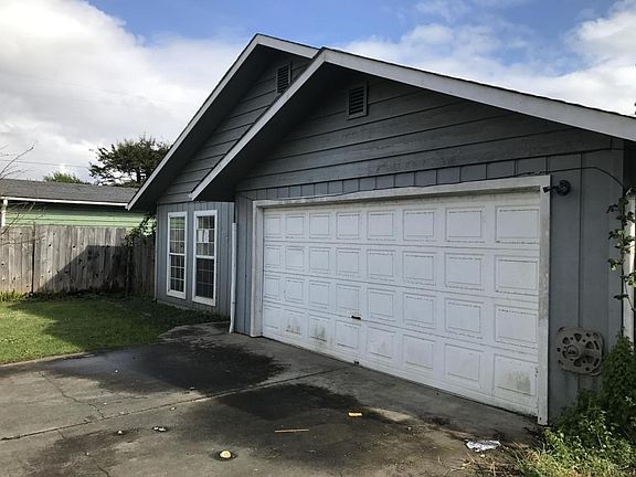 3rd image of 1035 Keller Ave