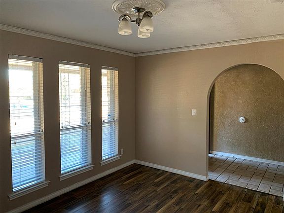 5th image of 2408 Skiles Dr