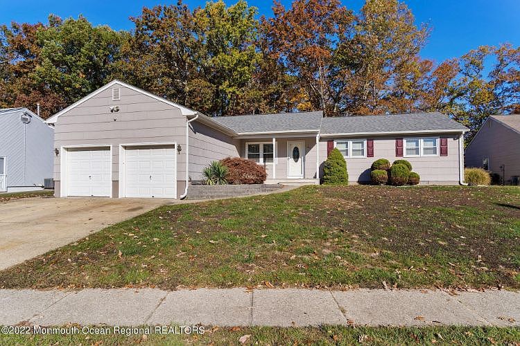 1st image of 424 Lake Barnegat Dr N