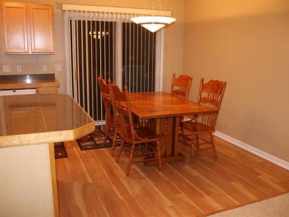 4th image of 5051 Breezefield Dr S