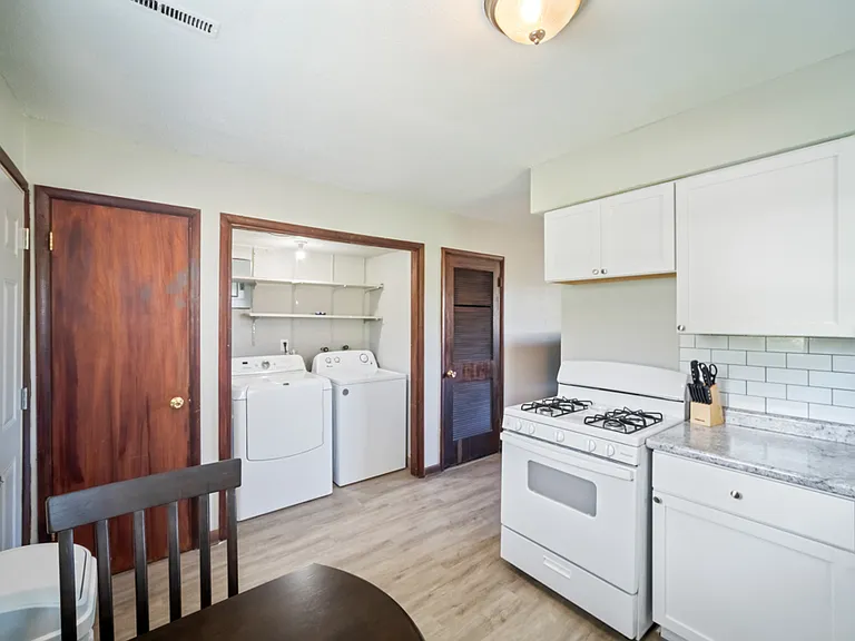 3500 Valdez Dr — Photo 8
