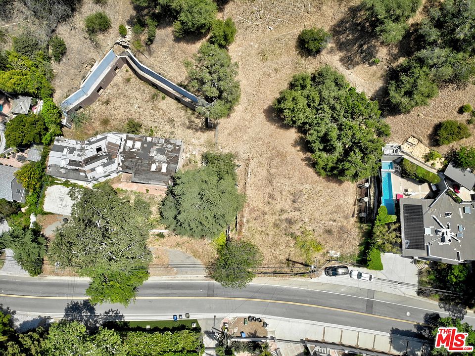 1st image of 2526 Benedict Canyon Dr