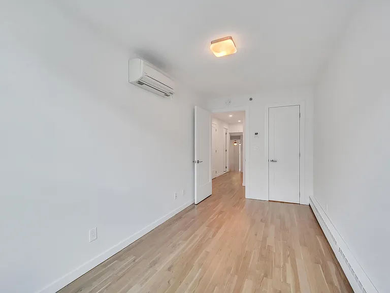 717 Manhattan Ave #3A — Photo 10