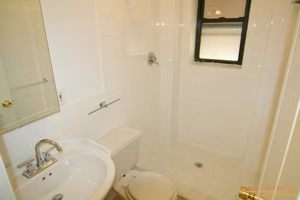 Rented by aptsandlofts.com | media 35