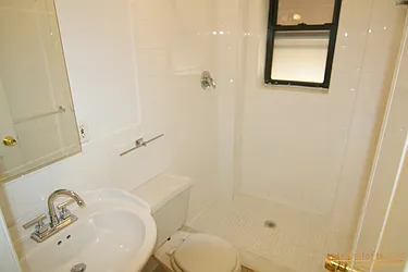 Rented by aptsandlofts.com