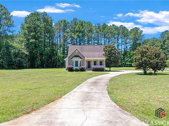 4th image of 39 Pine Forest Drive