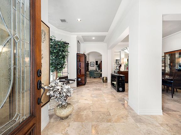 4th image of 195 Oarwood Pl