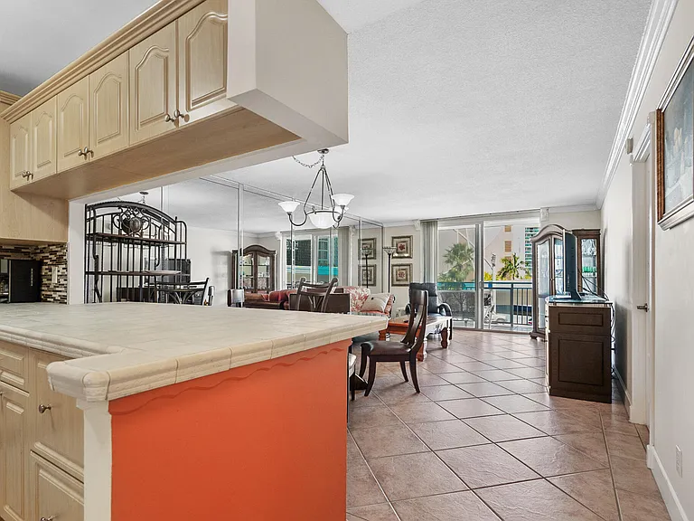 1801 S Ocean Dr #332 — Photo 2