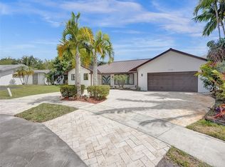 5220 N 31st Pl, Hollywood, FL 33021