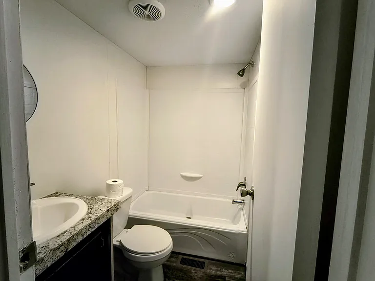 715 Windwood Dr — Photo 16