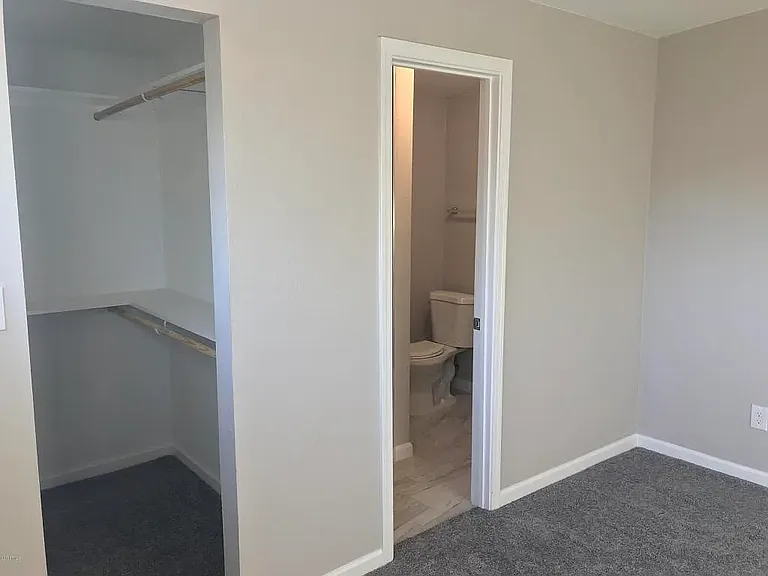 653 W Coolidge Pl — Photo 9