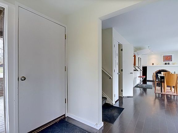 3rd image of 85 Farwood Dr