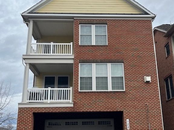 4th image of 122 Blackgum Pl
