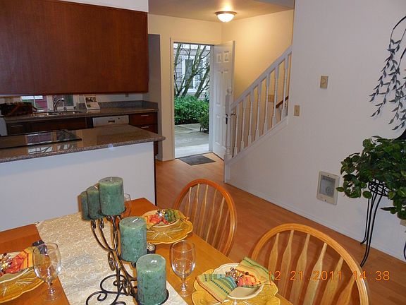 3rd image of 4660 N Pearl St APT 6