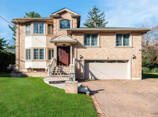 139 Gilmar Ln, Roslyn Heights, NY 11577