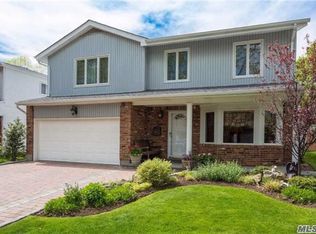 7 Marlin Ln, Port Washington, NY 11050