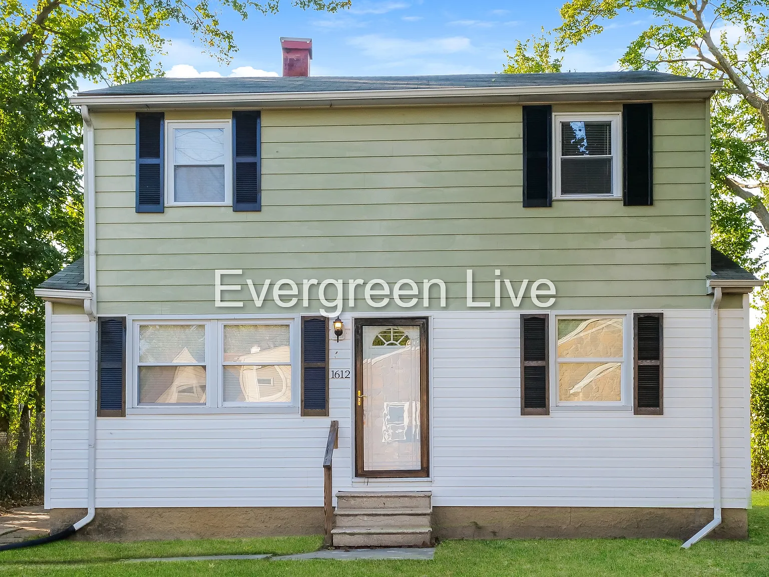 4 bed, 1.5 bath, 1291 sqft, $1,845 — Photo 2