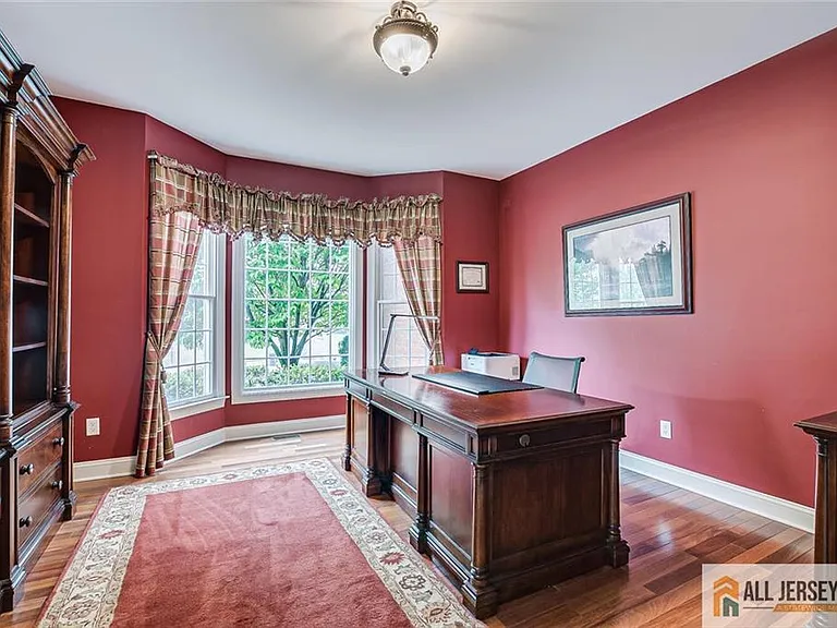 5 Erin Ct S — Photo 12