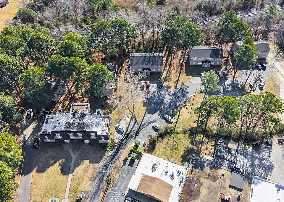 1st image of 824 Post Ave