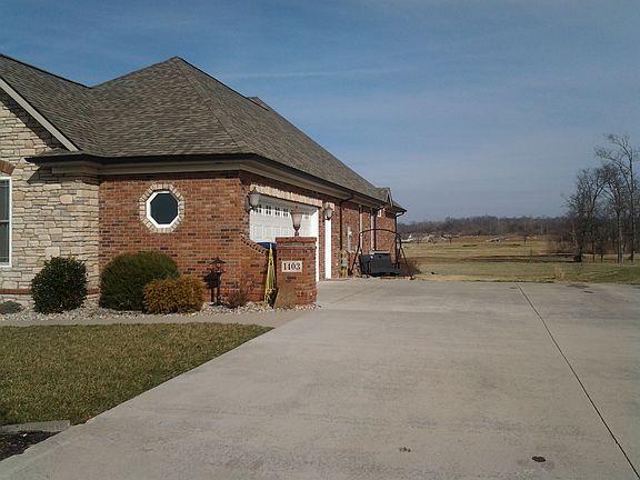 3rd image of 1403 Augusta Dr