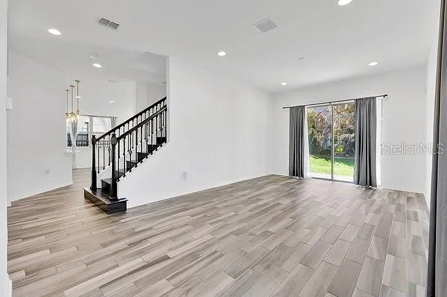 10466 Siddington Dr — Photo 6