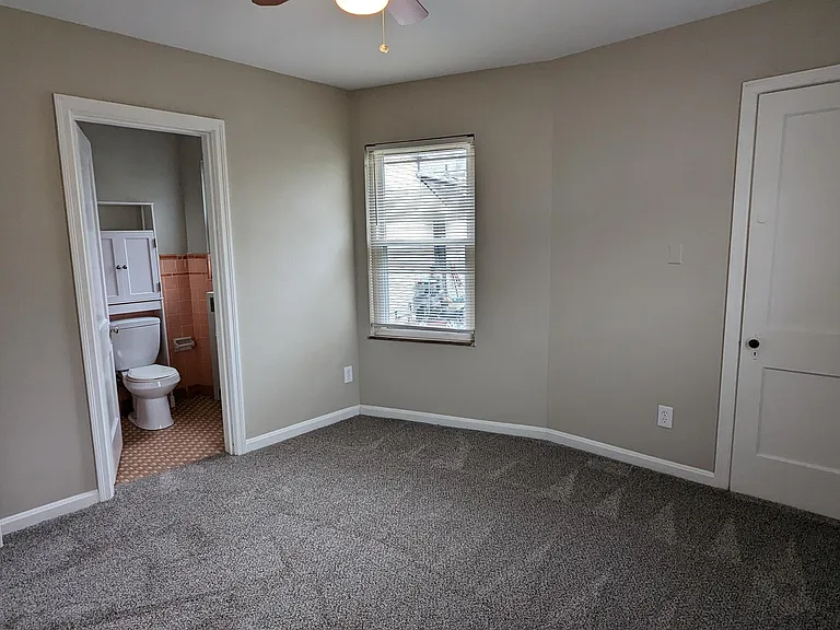 302 W Vine St #5 — Photo 8