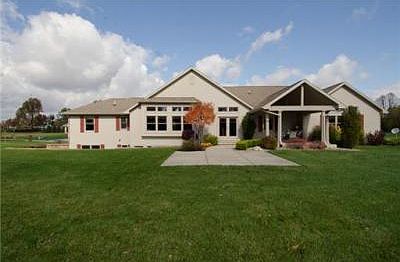 2nd image of 61698 Greentree Dr