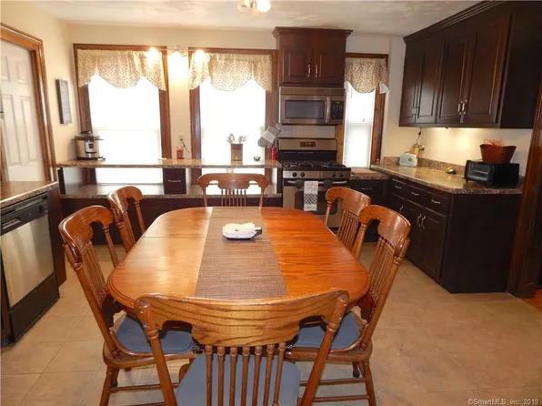 43 Woodruff Ave, Winsted, CT 06098