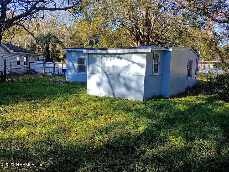 2nd image of 5803 Hollyhock Rd
