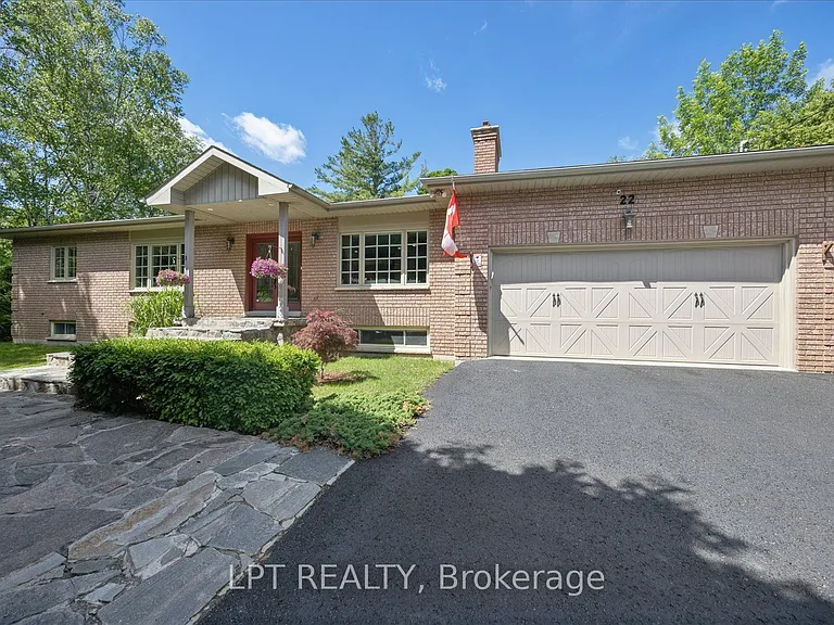 22 Louisa St E — Photo 1