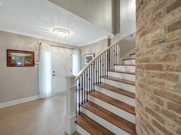 4th image of 17935 Beaver Creek Dr