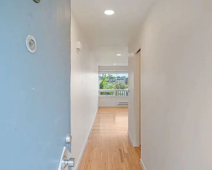Bel Air Apartments — Photo 13