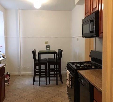3rd image of 11 Columbia Ave APT B5