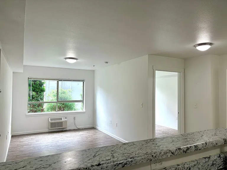 Roseland Apartments — Photo 30