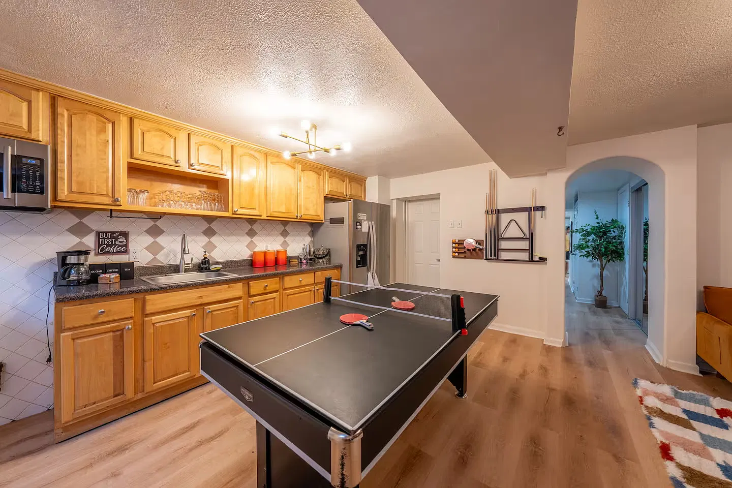 5 bed, 2000 sqft, $6,500 — Photo 4