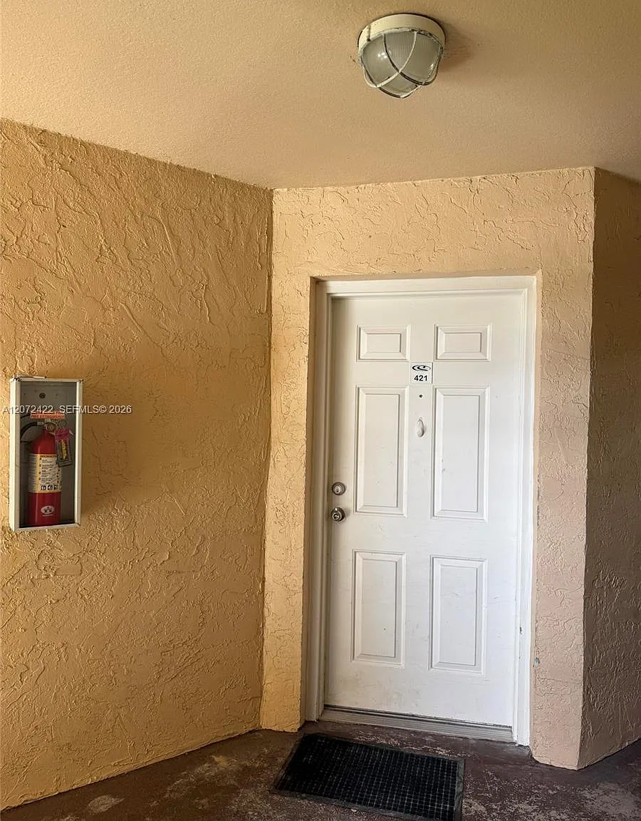 Coral Key Condo — Photo 4
